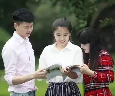 中囯最牛90后女教授 刘明侦